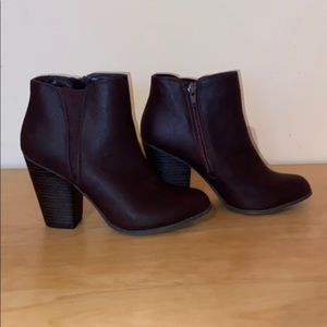 Small women’s boots 👢 🤩NEW 🆕